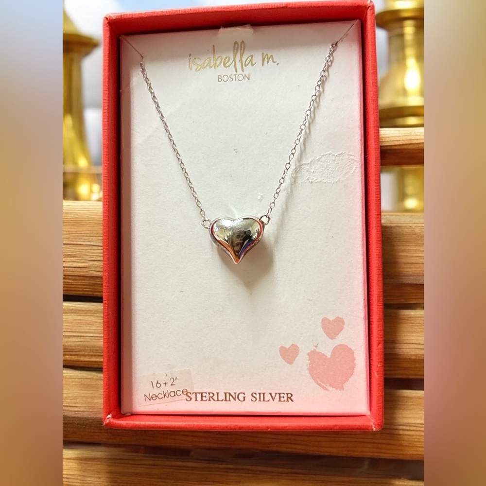 Isabella M. Silver Minimalist Heart Necklace NWOT - Picture 3 of 3